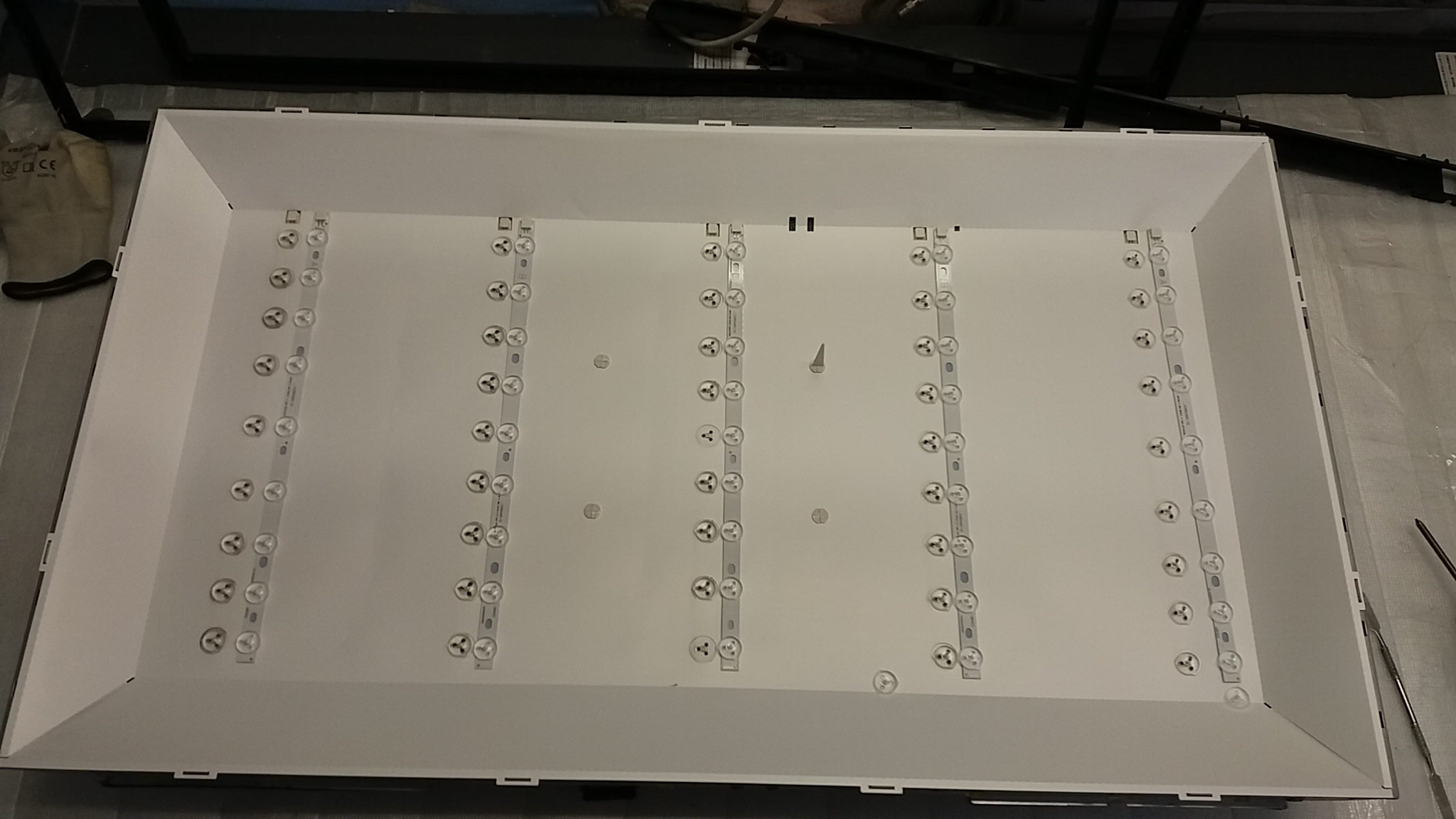 23283022 ALT LED BAR.39'' BMS DL 0.36A U3-R6.5_YE.PAR, /LED-BACKLIGHT KIT FOR 39